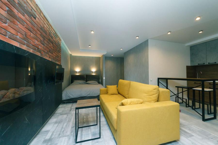Hotrent City Deluxe Kyiv Exterior photo